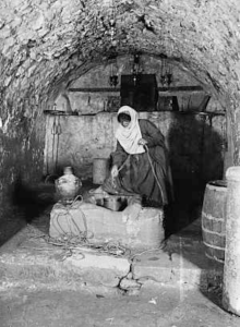 Jacob’s Well ca. 1900-1920. Photo: http://www.lifeintheholyland.com/